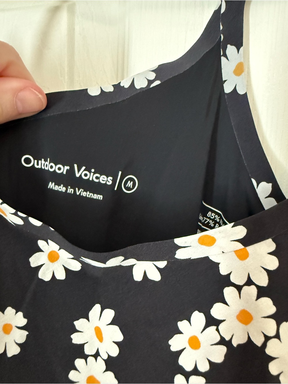 Black Daisy Print Spaghetti Strap Exercise Dress - outdoor voices size medium - Picture 5 of 7